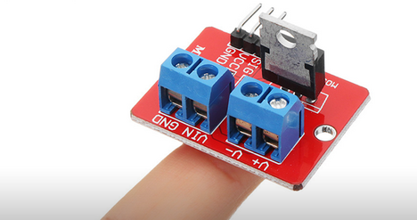 MOSFET (IRF520N): Control de Energía